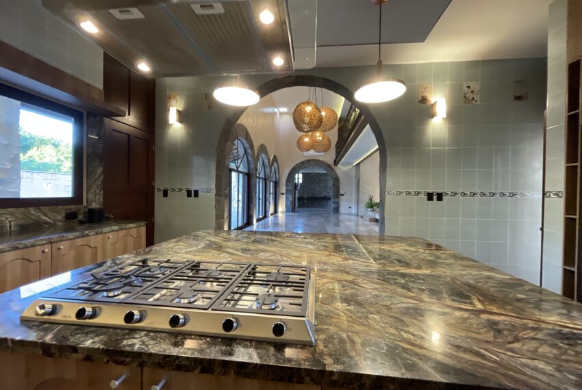 23. ISLA COCINA