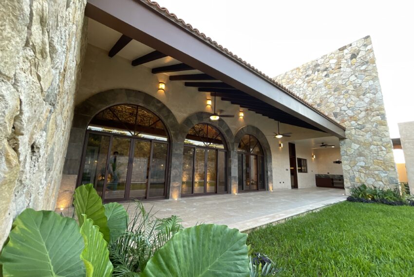 29. TERRAZA TECHADA