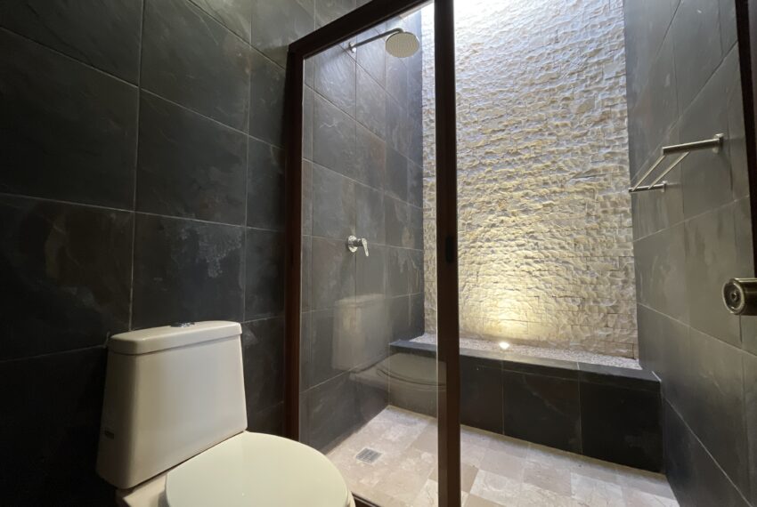 39. BAÑO CUARTO VISITAS