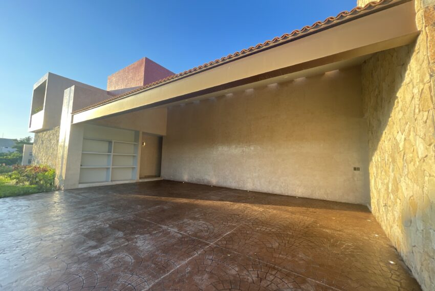 6. GARAGE
