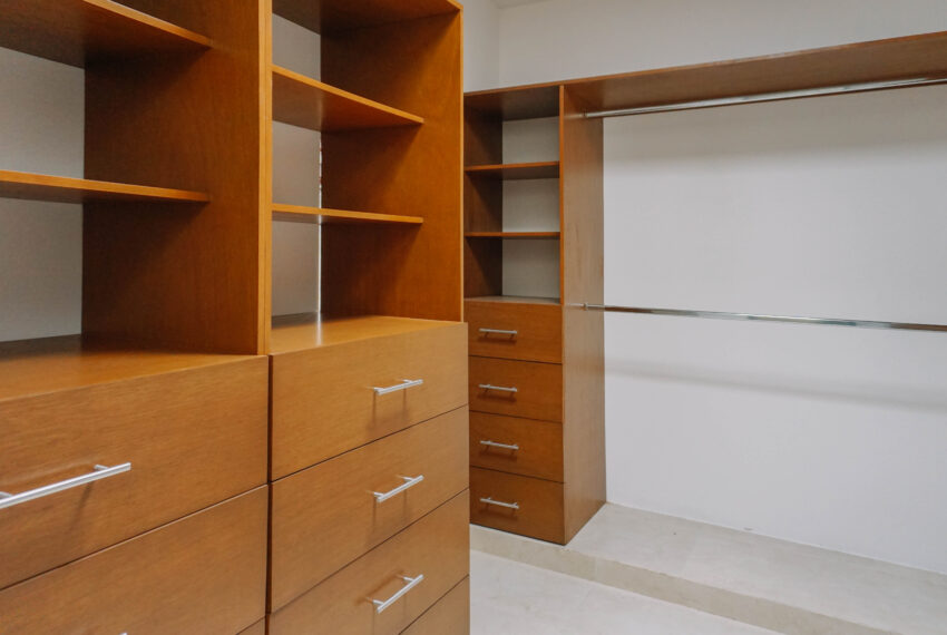 REC PRINCIPAL CLOSET
