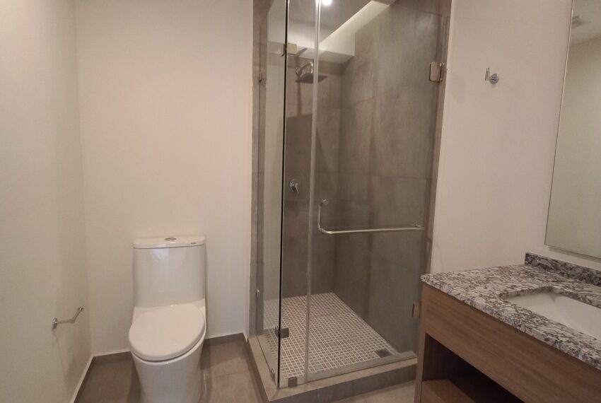 Baño Compartido 02