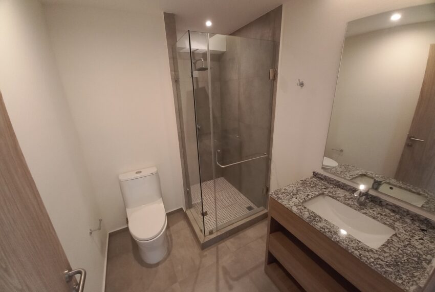 Baño Compartido 03