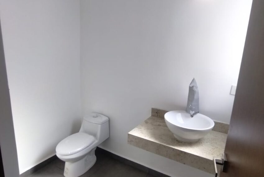 3-MEDIO BAÑO DE VISITIAS