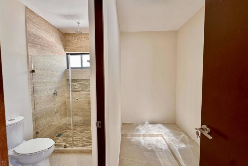 RECÁMARAS CON CLOSET VESTIDOR EN PLANTA ALTA