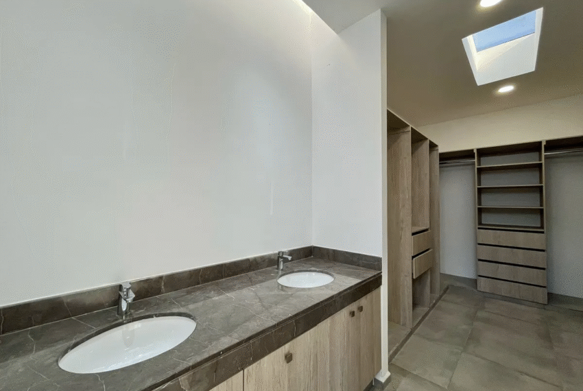 21 Baño _ Vestidor Recámara Principal